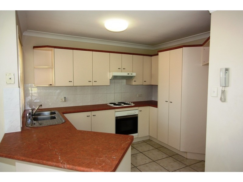 11/1 STUDIO DR, Pacific Pines QLD 4211