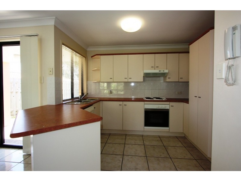 11/1 STUDIO DR, Pacific Pines QLD 4211