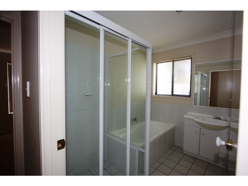 11/1 STUDIO DR, Pacific Pines QLD 4211