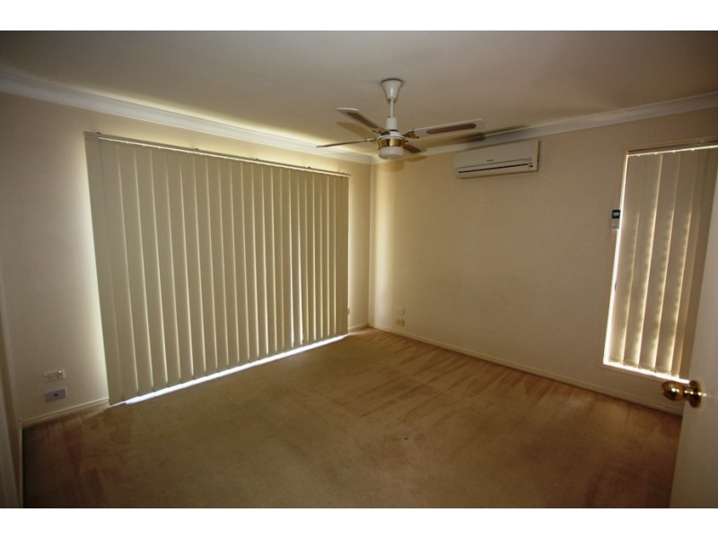 11/1 STUDIO DR, Pacific Pines QLD 4211