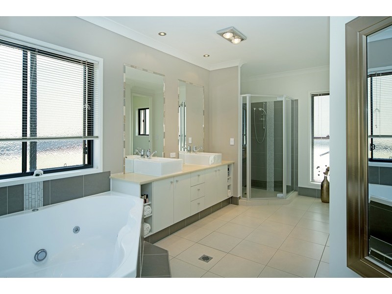 10 Torrington St, Upper Coomera QLD 4209