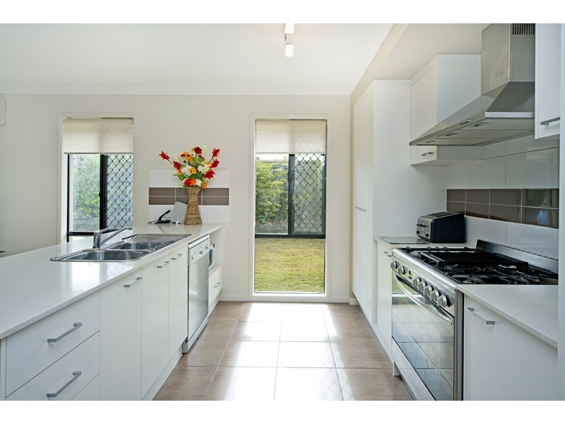 6 Macleay Cct, Upper Coomera QLD 4209