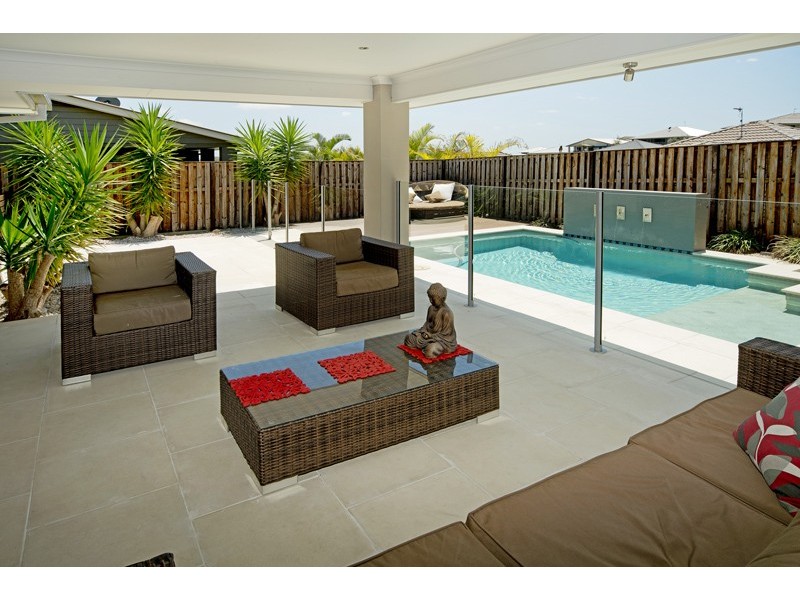 18 ELKINS ST, Pacific Pines QLD 4211