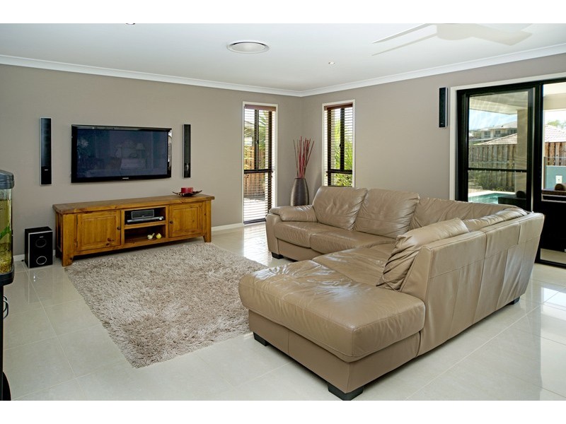 18 ELKINS ST, Pacific Pines QLD 4211