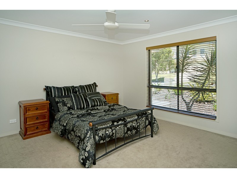 18 ELKINS ST, Pacific Pines QLD 4211