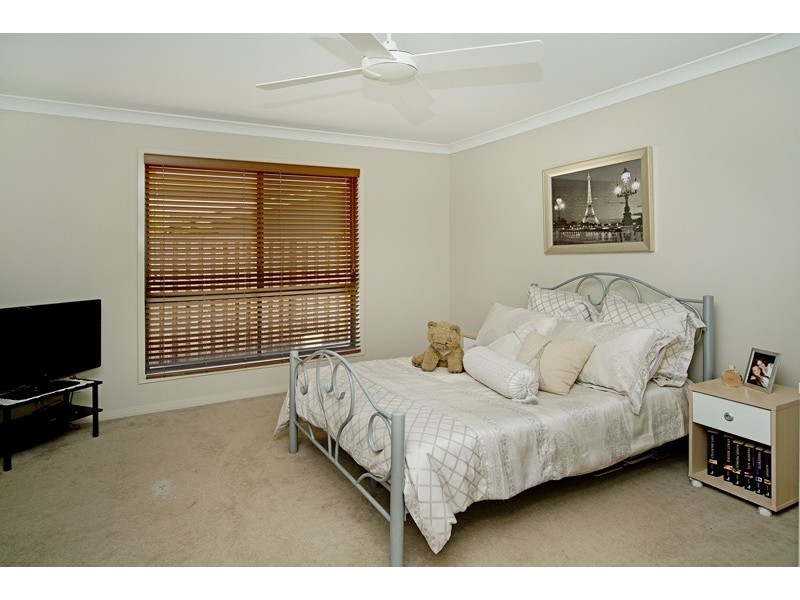 18 ELKINS ST, Pacific Pines QLD 4211