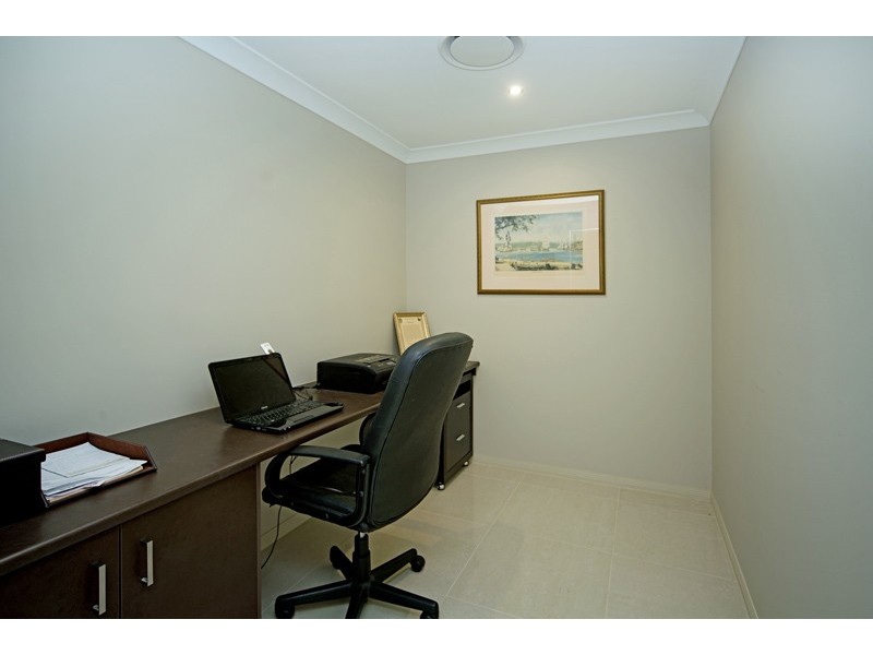 18 ELKINS ST, Pacific Pines QLD 4211