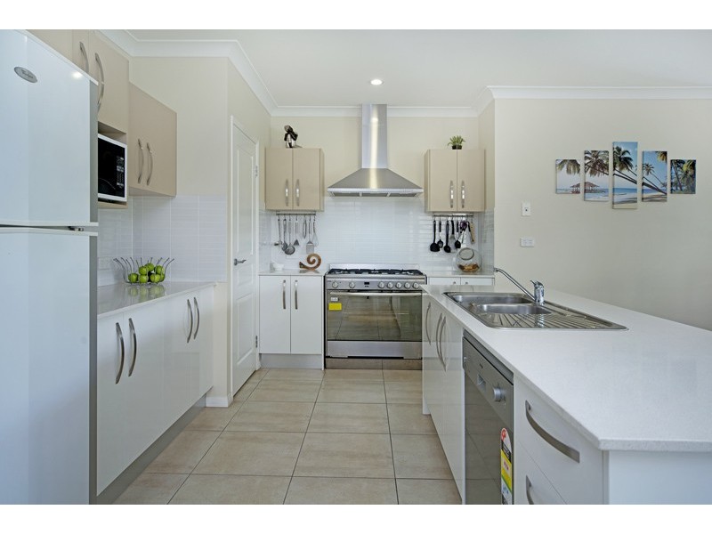 3 Castlereagh Close, Pacific Pines QLD 4211