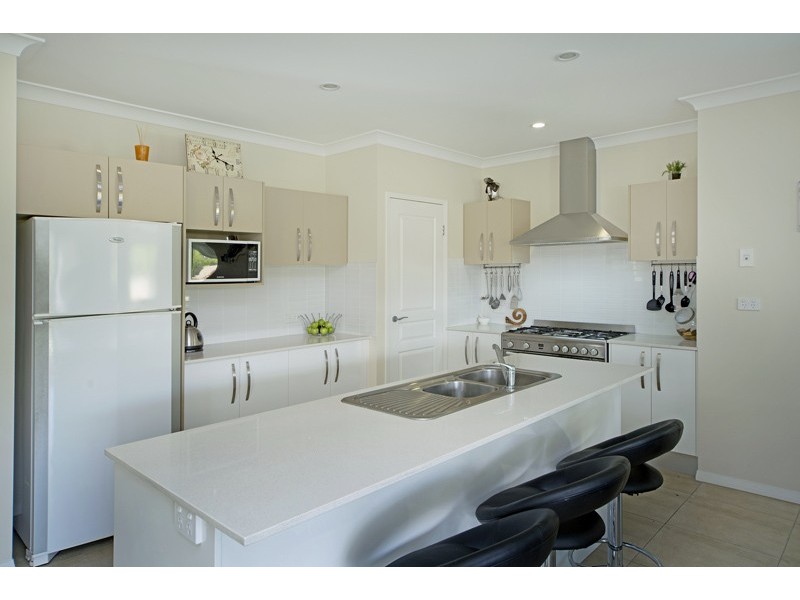 3 Castlereagh Close, Pacific Pines QLD 4211