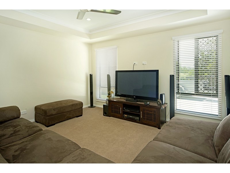 3 Castlereagh Close, Pacific Pines QLD 4211