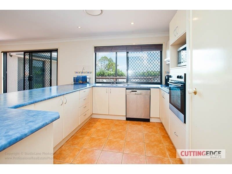 1 Makemo Street, Pacific Pines QLD 4211