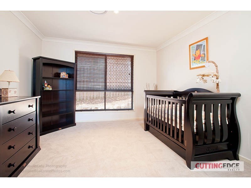 1 Makemo Street, Pacific Pines QLD 4211