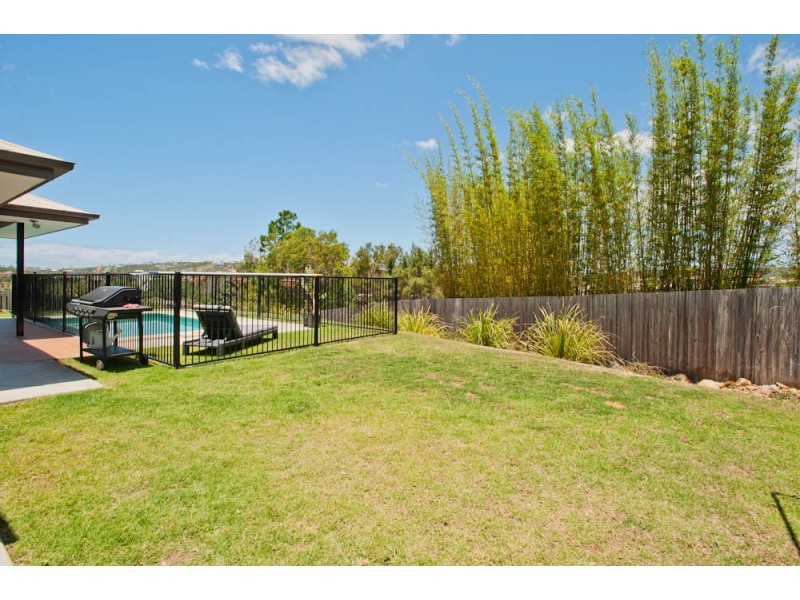 19 FLAMETREES CRES, Maudsland QLD 4210