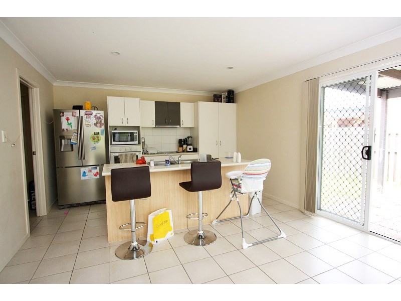 1 Ridgewood Ct, Pacific Pines QLD 4211