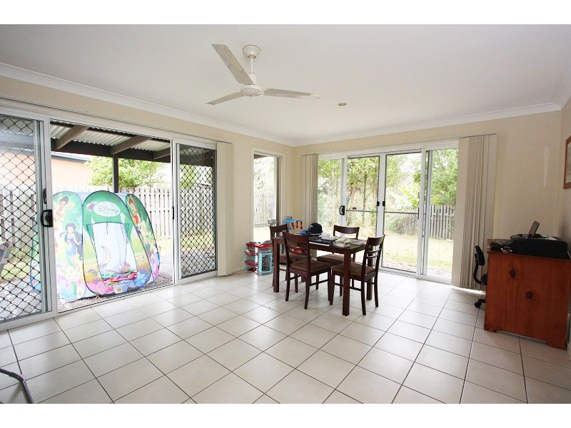 1 Ridgewood Ct, Pacific Pines QLD 4211
