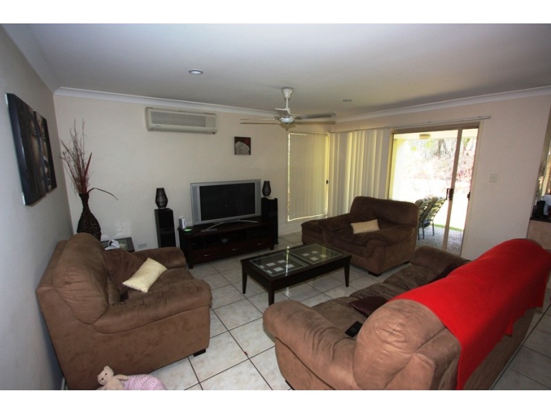 1 STUDIO DR, Pacific Pines QLD 4211