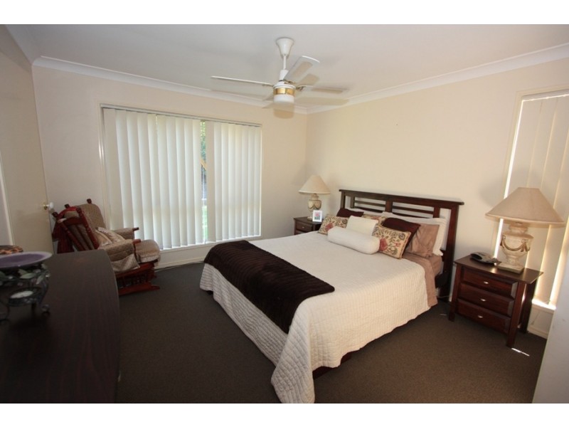 1 STUDIO DR, Pacific Pines QLD 4211