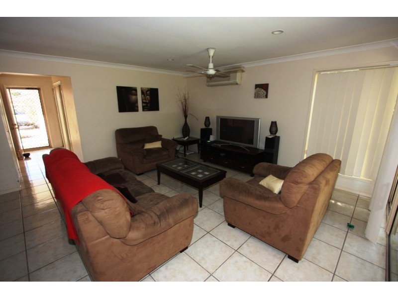 1 STUDIO DR, Pacific Pines QLD 4211