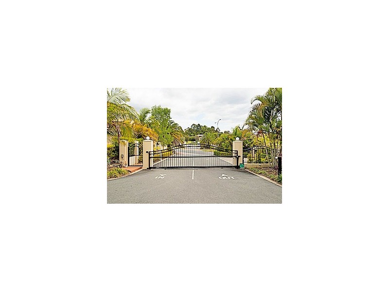 7/1 STUDIO DR, Pacific Pines QLD 4211