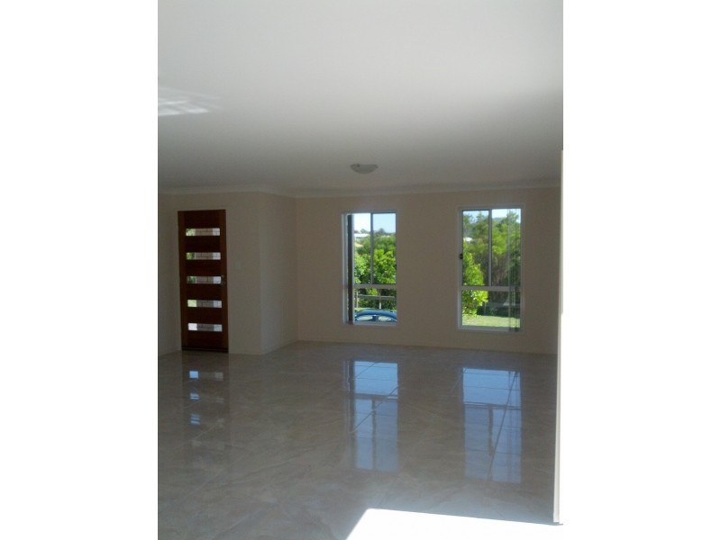 2 Castlereagh Close, Pacific Pines QLD 4211