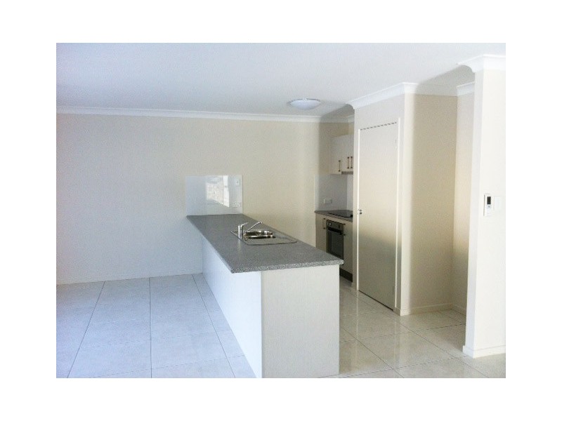 6 Bellinger Key, Pacific Pines QLD 4211