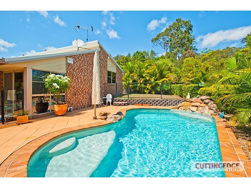 9 Phoenix Street, Pacific Pines QLD 4211