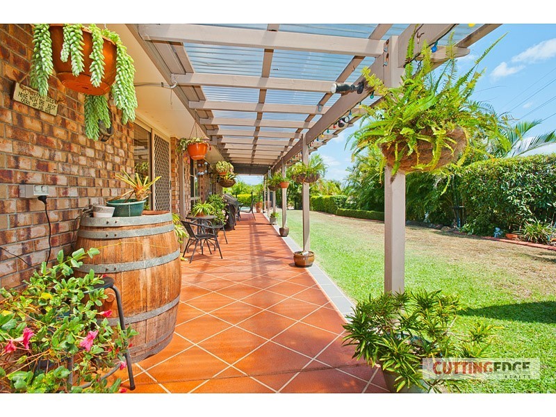 9 Phoenix Street, Pacific Pines QLD 4211