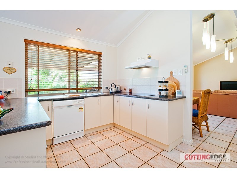 9 Phoenix Street, Pacific Pines QLD 4211