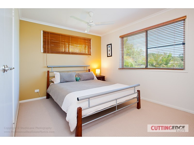 9 Phoenix Street, Pacific Pines QLD 4211