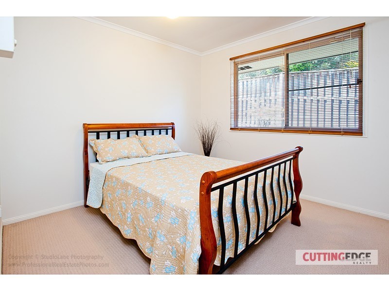 9 Phoenix Street, Pacific Pines QLD 4211