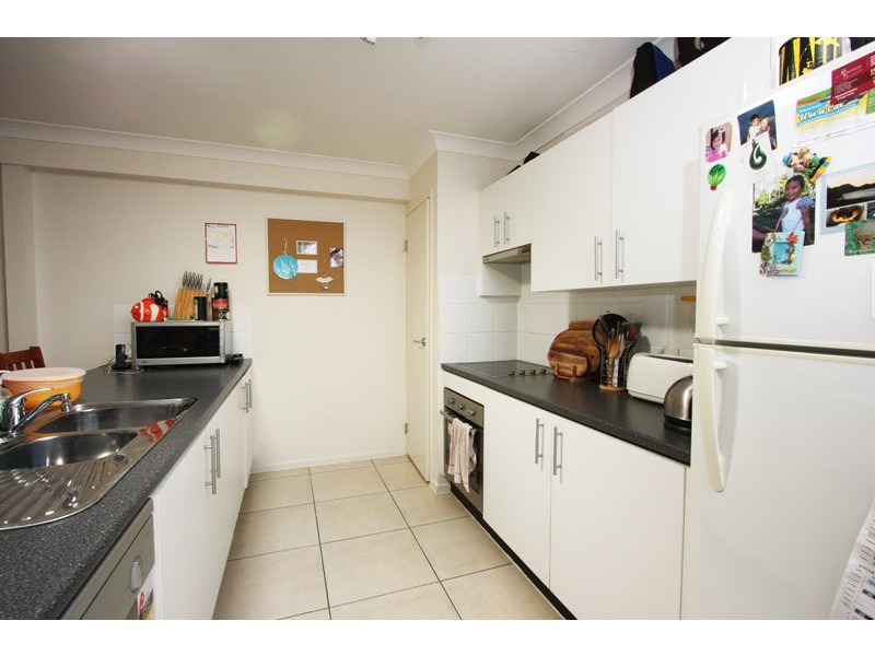 1/1 Lawley Street, Pacific Pines QLD 4211