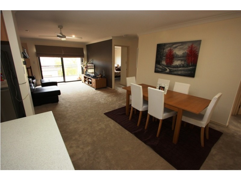 4/60 ANCONA ST, Carrara QLD 4211