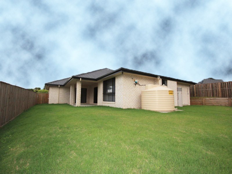 38 Faraday Cres, Pacific Pines QLD 4211