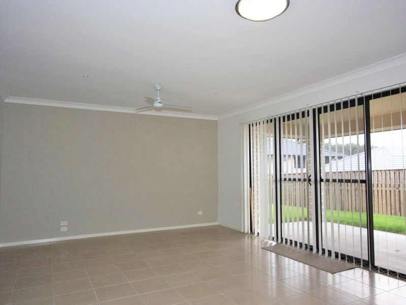38 Faraday Cres, Pacific Pines QLD 4211
