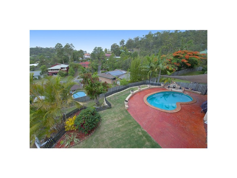 10 Windward Rise, Pacific Pines QLD 4211