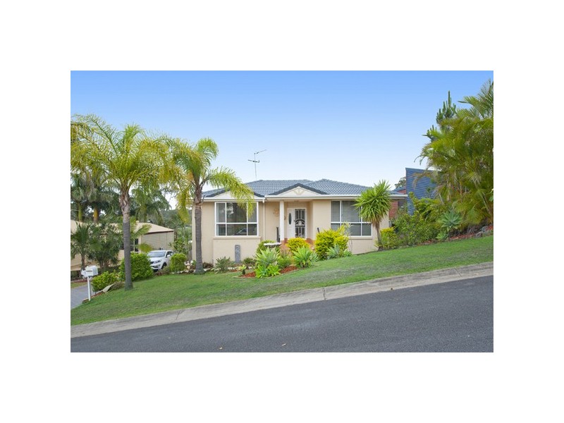 10 Windward Rise, Pacific Pines QLD 4211