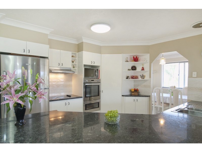 10 Windward Rise, Pacific Pines QLD 4211