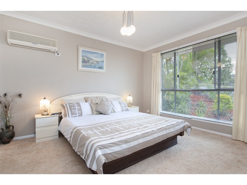 10 Windward Rise, Pacific Pines QLD 4211