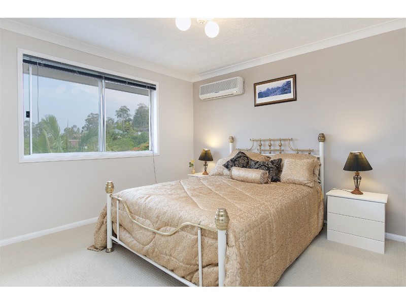 10 Windward Rise, Pacific Pines QLD 4211