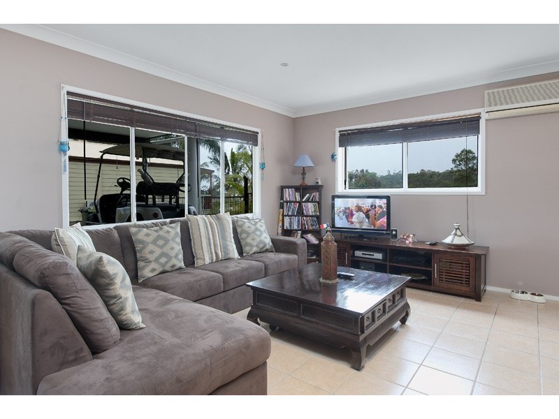 10 Windward Rise, Pacific Pines QLD 4211