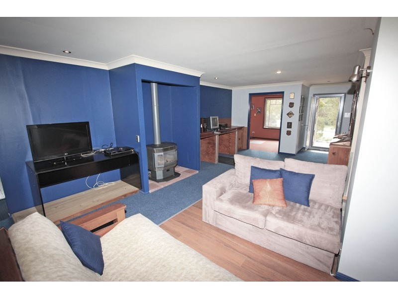 1 GALAPAGOS WAY, Pacific Pines QLD 4211