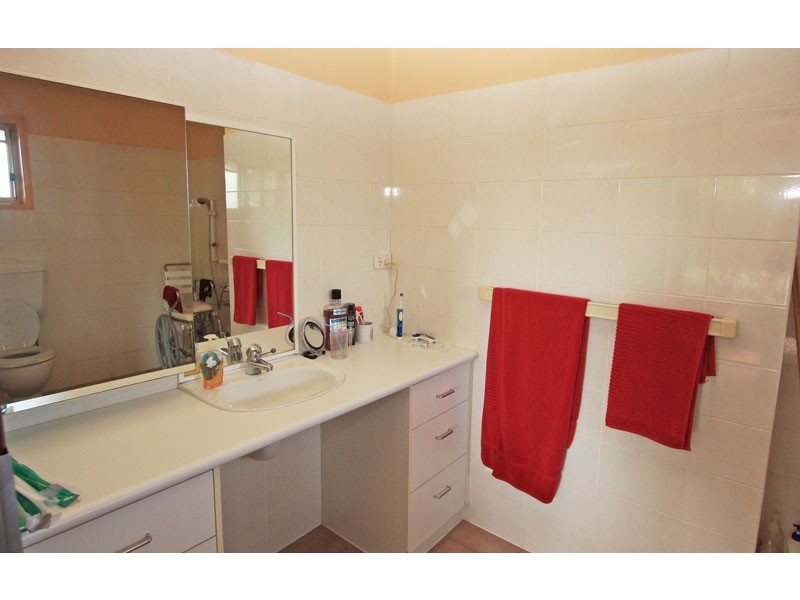 1 GALAPAGOS WAY, Pacific Pines QLD 4211