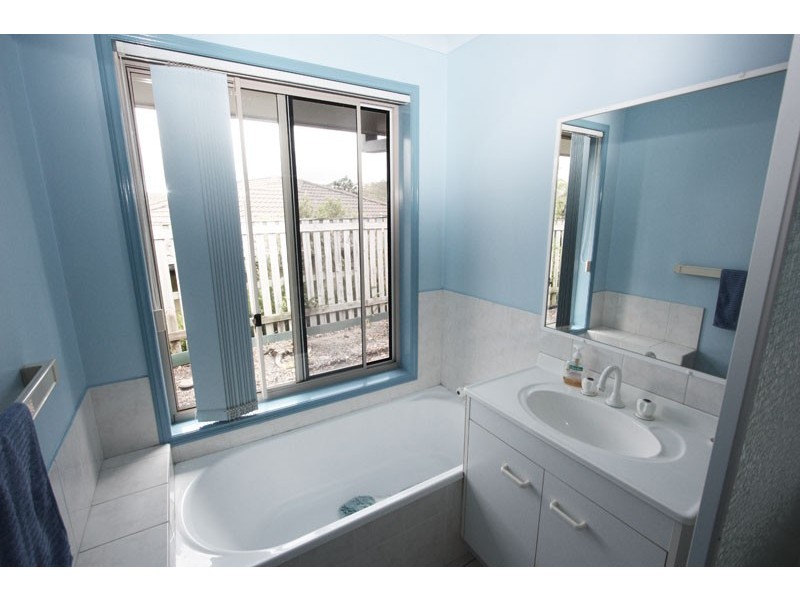 1 GALAPAGOS WAY, Pacific Pines QLD 4211