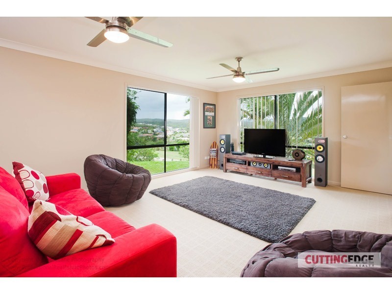 11 Sangster Cres, Pacific Pines QLD 4211