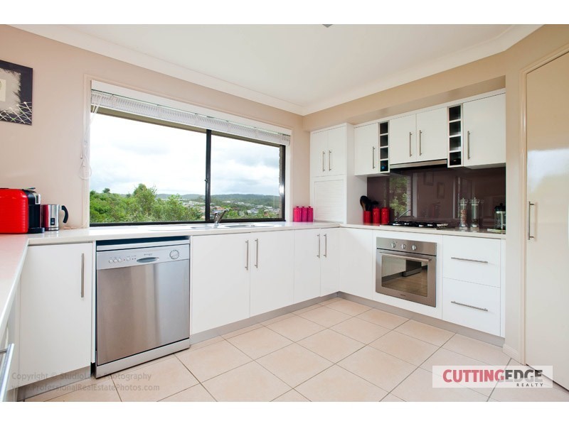 11 Sangster Cres, Pacific Pines QLD 4211