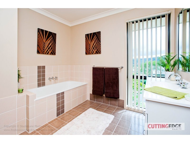 11 Sangster Cres, Pacific Pines QLD 4211