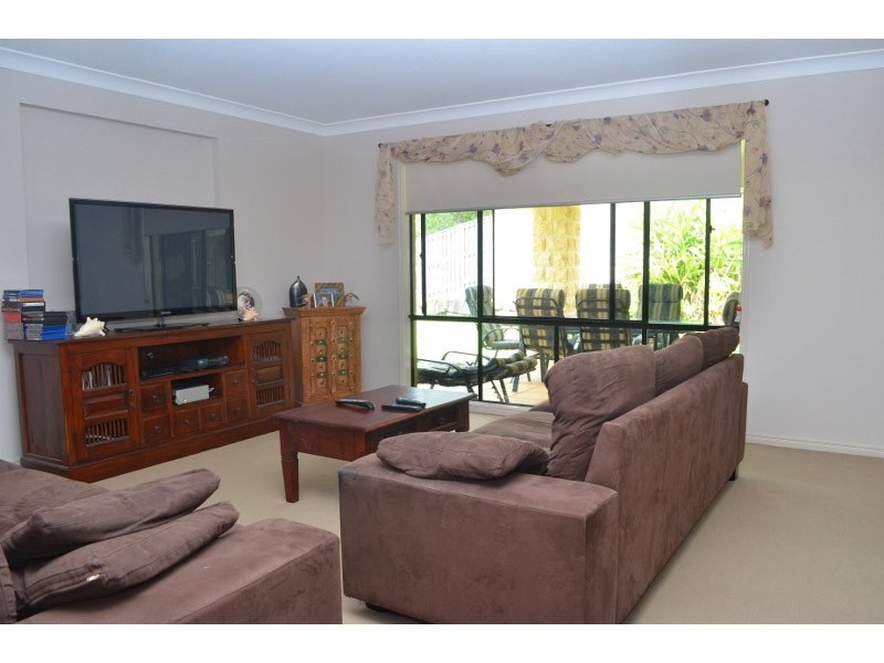 57 Laughlen Chase, Pacific Pines QLD 4211