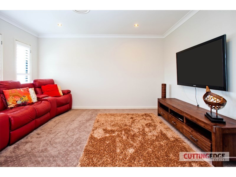15 KABI Place, Pacific Pines QLD 4211