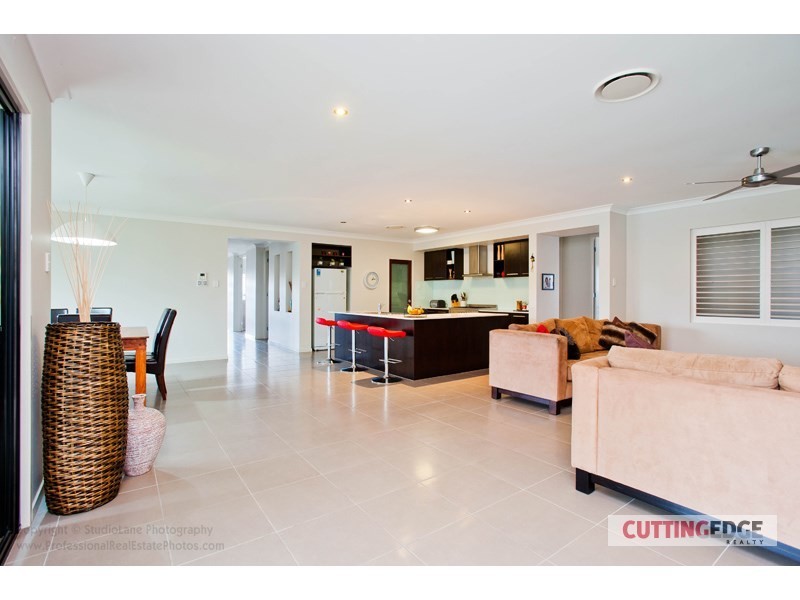 15 KABI Place, Pacific Pines QLD 4211