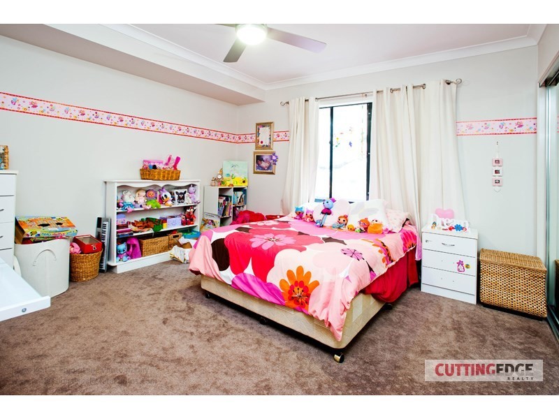 15 KABI Place, Pacific Pines QLD 4211